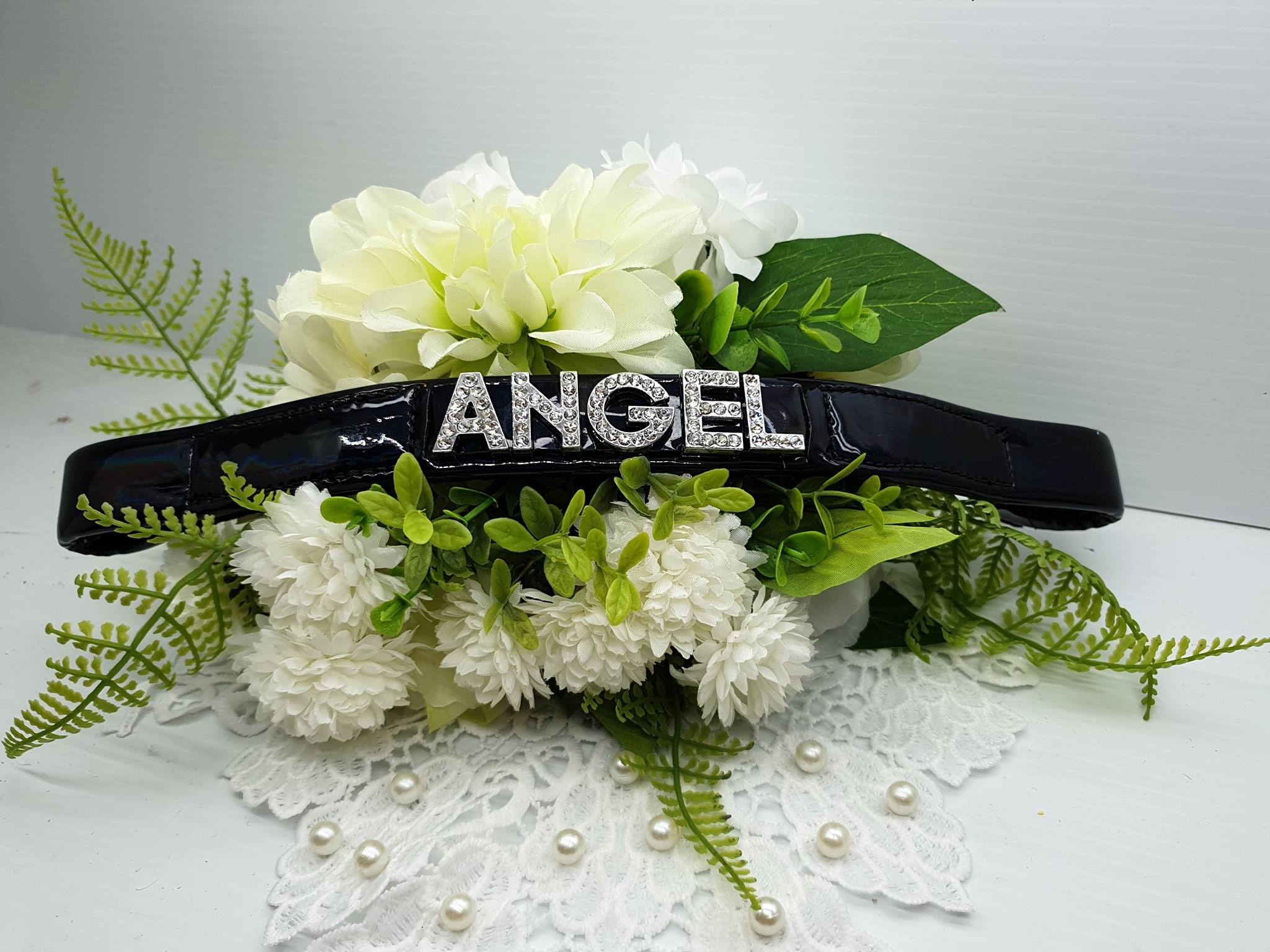 faux-name-band-with-crystal-letters-elegant-equine-browbands